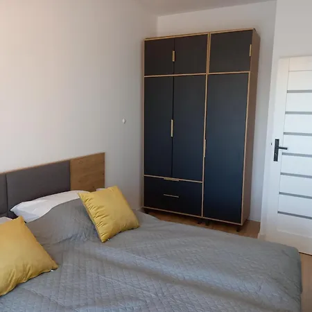 Apartment 5 *